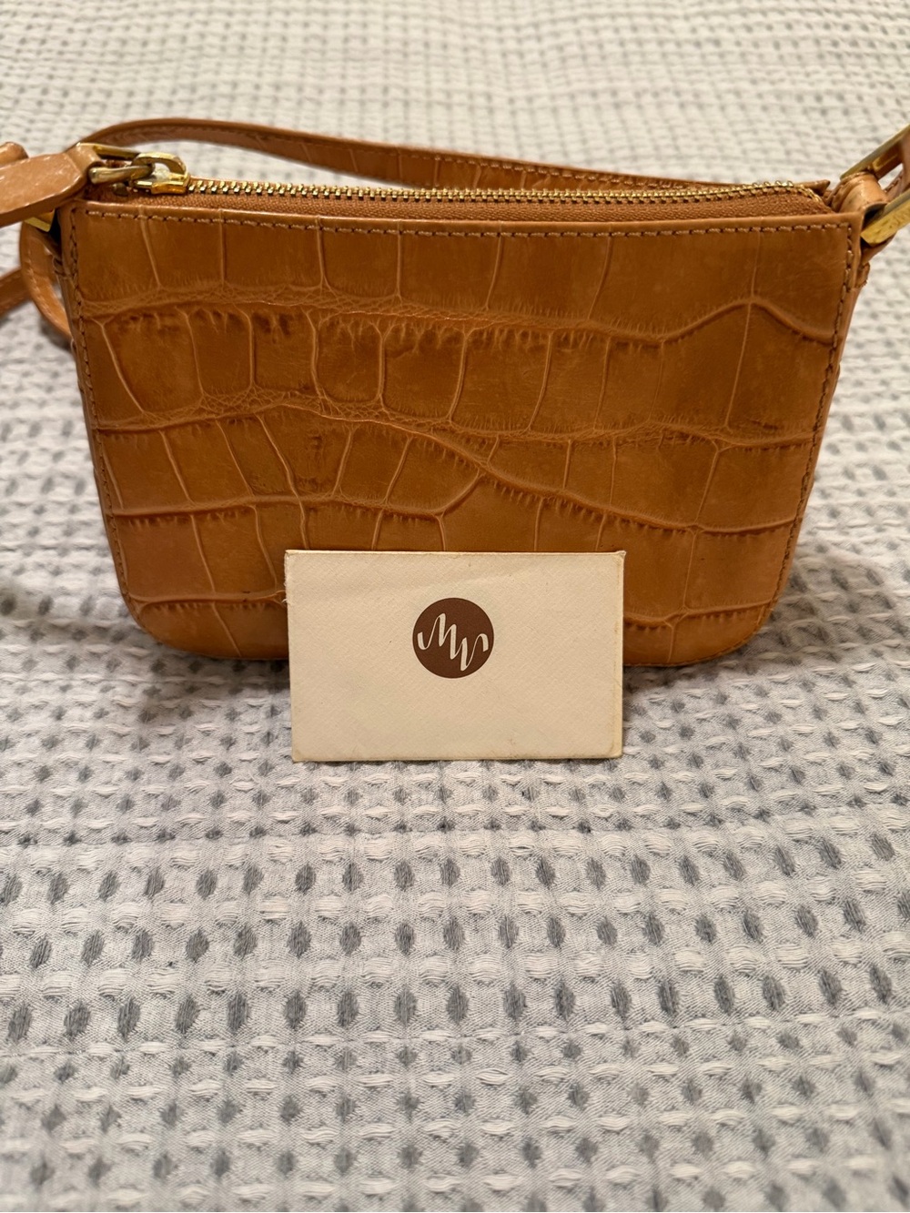 Vintage Monsac Shoulder Bag… neutral brown alligator print! Classy!!